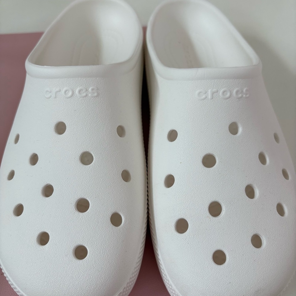 CROCS White Ventilated Clogs